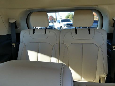 Used 2021 Jeep Grand Cherokee L Limited image 20