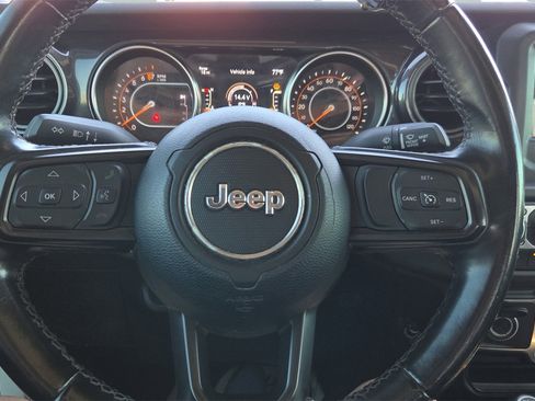Used 2020 Jeep Gladiator Sport image 11