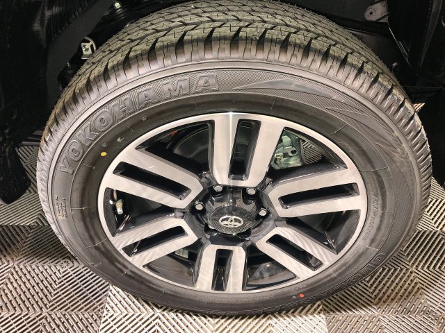 Used 2020 Toyota 4Runner Limited AWD/4WD image 28