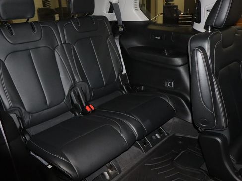 Used 2021 Jeep Grand Cherokee L Limited AWD/4WD image 38