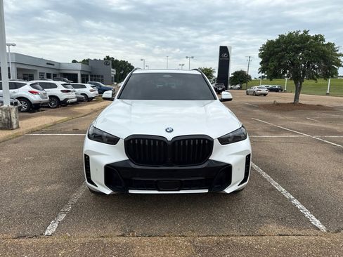 Certified 2025 BMW X5 xDrive40i w/ M Sport Package AWD/4WD image 2