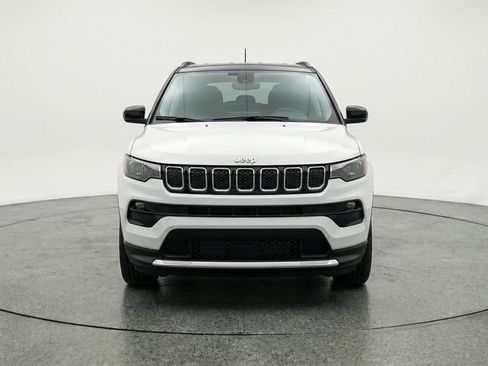 Used 2025 Jeep Compass Limited image 2