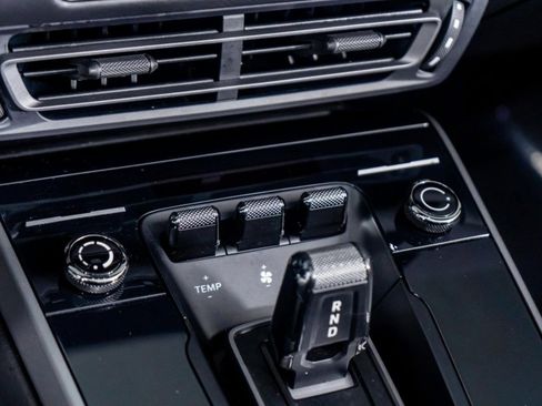 Used 2021 Porsche 911 Carrera 4S w/ Sport Package image 21