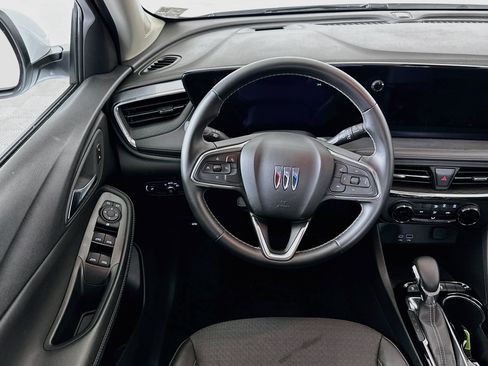 Used 2025 Buick Encore GX Preferred FWD image 18