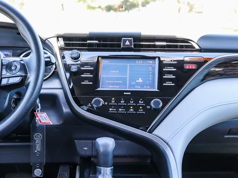 Used 2020 Toyota Camry LE FWD image 16