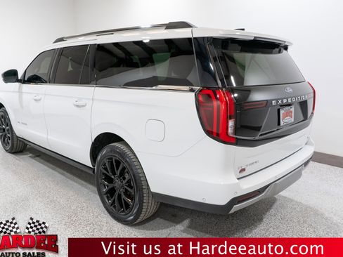 Used 2025 Ford Expedition Max Platinum AWD/4WD image 3