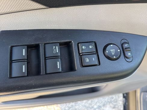 Used 2014 Honda CR-V LX image 17