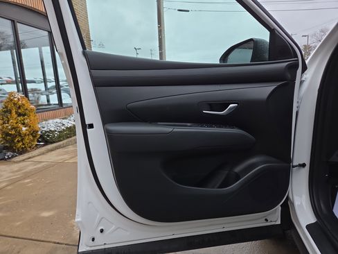 New 2026 Hyundai Tucson SE image 15