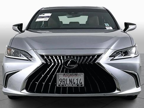 Used 2025 Lexus ES 300h w/ Premium Package image 3