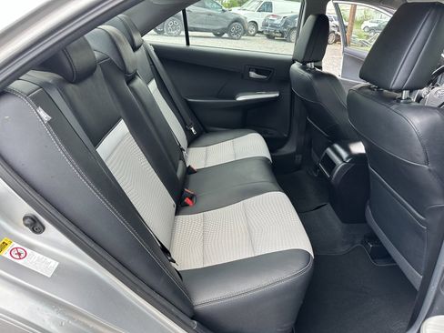 Used 2014 Toyota Camry SE image 18