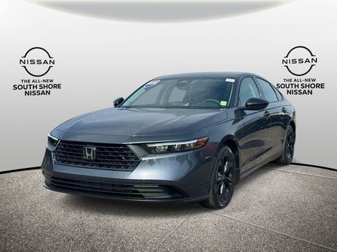 Used 2025 Honda Accord SE image 4