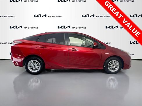 Used 2017 Toyota Prius Two w/ Carpet Mat Package image 8