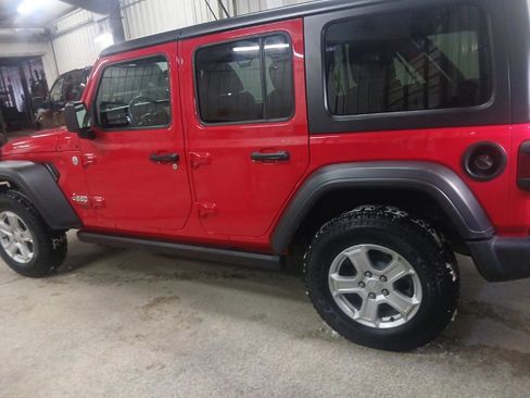 Used 2018 Jeep Wrangler Unlimited Sport image 22