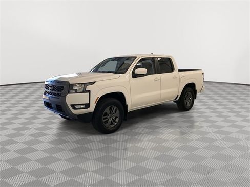 Certified 2025 Nissan Frontier SV w/ SV Convenience Package image 6