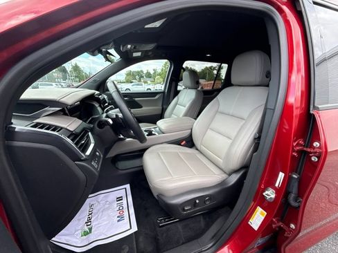 Used 2026 GMC Acadia Elevation w/ Elevation Premium Package FWD image 24