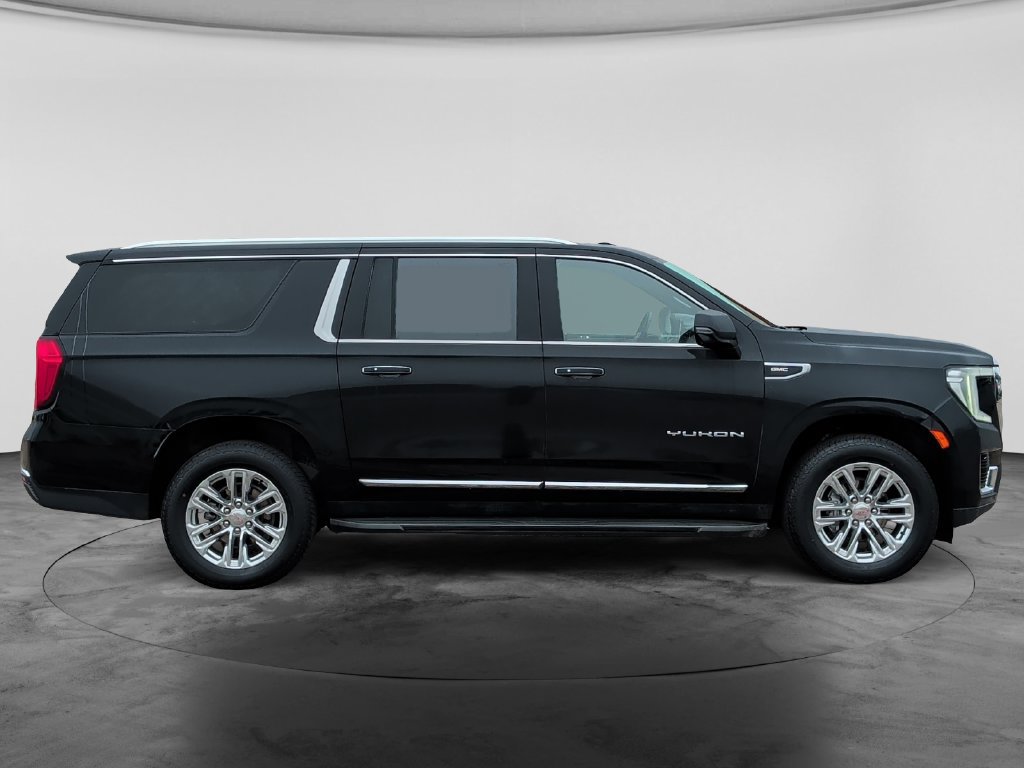 Used 2024 GMC Yukon XL SLT w/ SLT Luxury Package AWD/4WD image 8