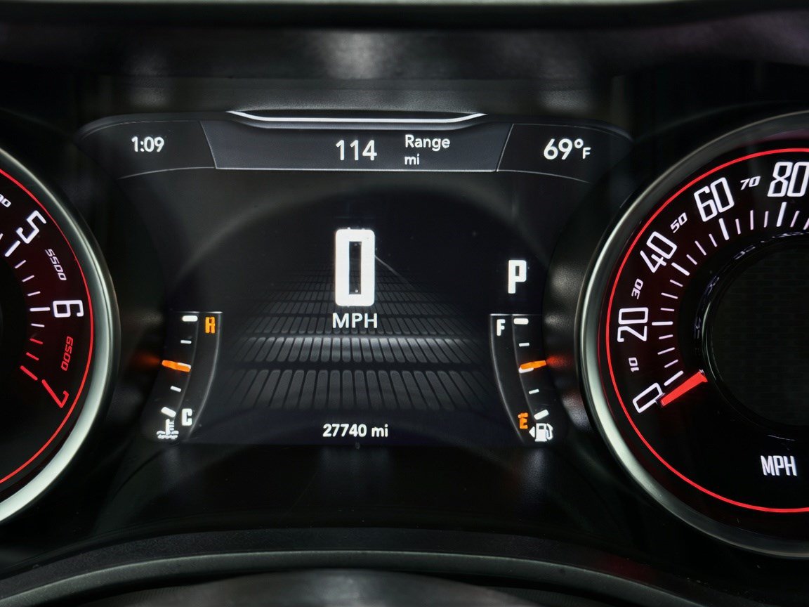 Used 2023 Dodge Challenger SXT RWD image 8