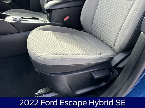 Used 2022 Ford Escape SE w/ Cold Weather Package image 12