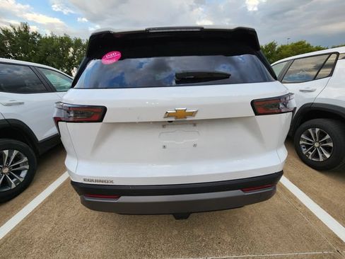 Used 2026 Chevrolet Equinox LT FWD image 5