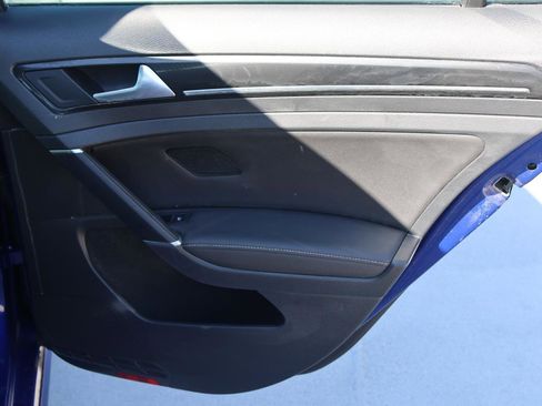 Used 2019 Volkswagen Golf 4-Door image 15