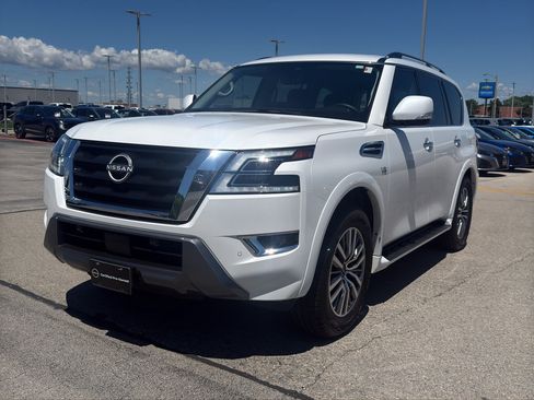 Certified 2021 Nissan Armada SV w/ SV Appearance Package AWD/4WD image 2