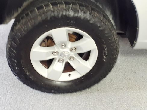 Used 2013 RAM 1500 Classic SLT w/ Premium Display Pkg RWD image 4