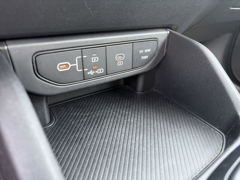 Used 2025 Kia K4 FWD image 25