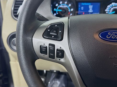 Used 2017 Ford Taurus SE image 14