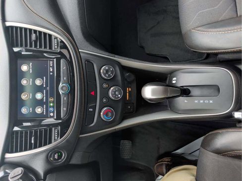 Used 2018 Chevrolet Trax LT w/ LT Convenience Package image 13