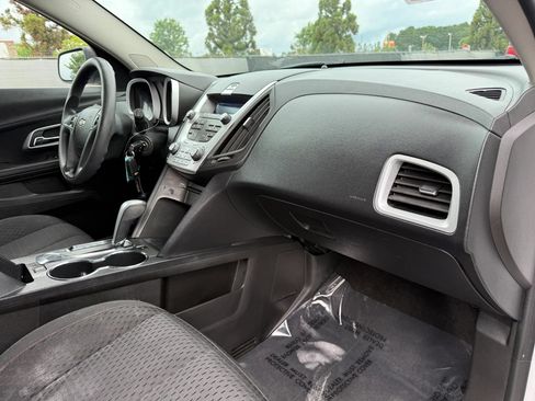 Used 2015 Chevrolet Equinox LS FWD image 19