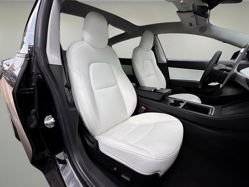 Used 2021 Tesla Model 3 Standard Range Plus RWD image 18