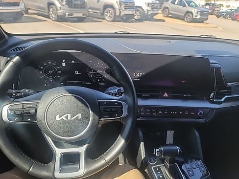 Used 2023 Kia Sportage SX image 12
