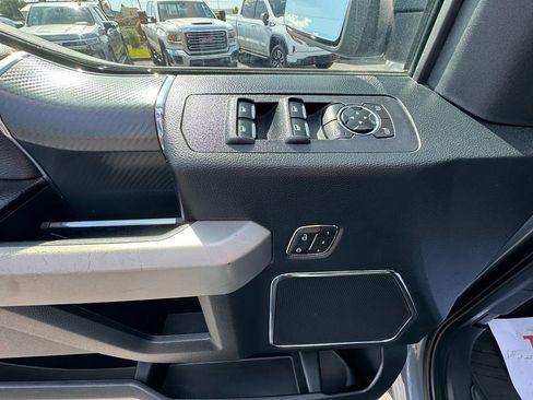 Used 2019 Ford F150 Lariat w/ Equipment Group 502A Luxury AWD/4WD image 15