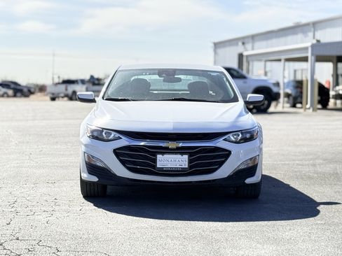 Used 2024 Chevrolet Malibu LT image 2