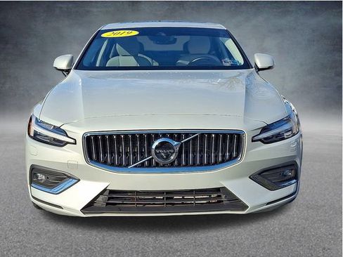 Used 2019 Volvo S60 T5 Inscription image 2