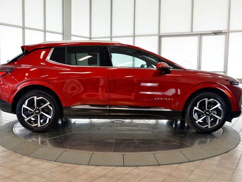 Used 2025 Chevrolet Equinox EV LT FWD image 9