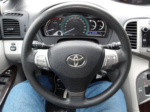 Used 2011 Toyota Venza image 14