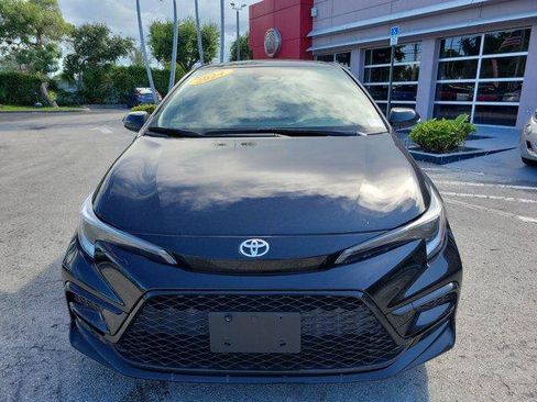 Used 2024 Toyota Corolla SE w/ SE Premium Package FWD image 2