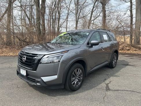 Certified 2023 Nissan Pathfinder SV w/ Black Appearance Package image 8