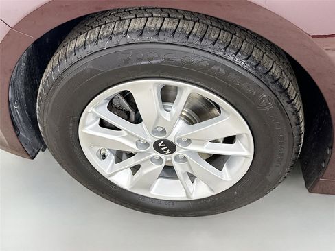 Used 2017 Kia Optima LX image 29