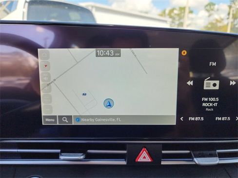 New 2025 Hyundai Elantra Limited image 18