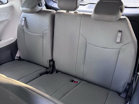 Used 2024 Toyota Sienna XLE image 30