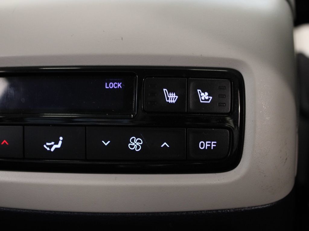 Used 2023 Hyundai Palisade Calligraphy w/ Winter Package FWD image 38