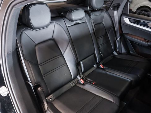 Certified 2024 Porsche Cayenne Coupe AWD/4WD image 6