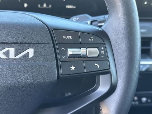 Used 2025 Kia K4 EX image 11