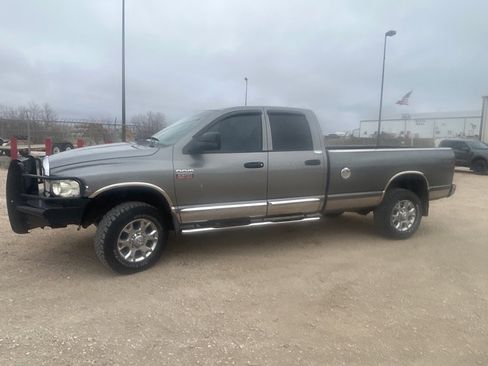 Used 2005 Dodge Ram 2500 Truck SLT AWD/4WD image 1