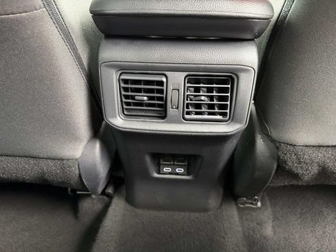 Used 2025 Toyota RAV4 XLE AWD/4WD image 21