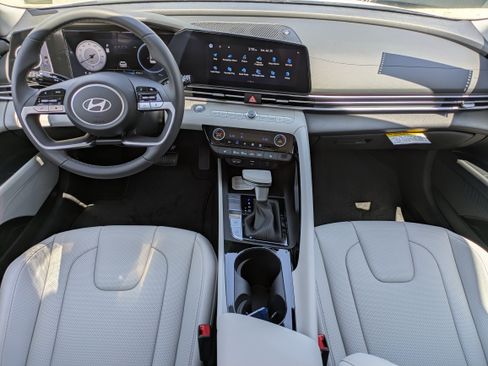 New 2026 Hyundai Elantra Limited FWD image 12