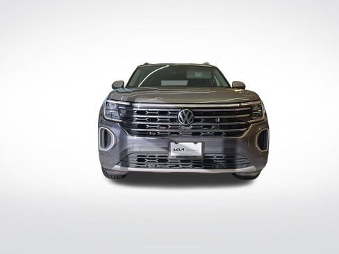 Used 2025 Volkswagen Atlas SE FWD image 11