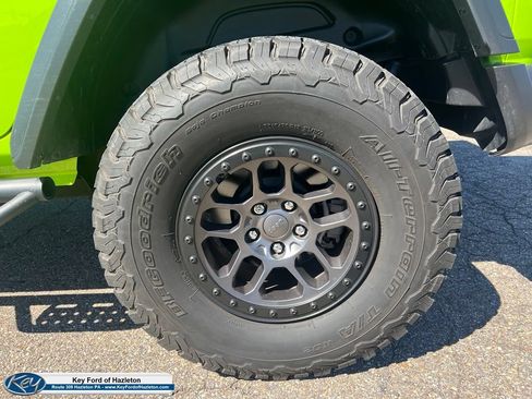 Used 2021 Jeep Wrangler Unlimited Rubicon w/ Xtreme Recon 35" Tire Package AWD/4WD image 5